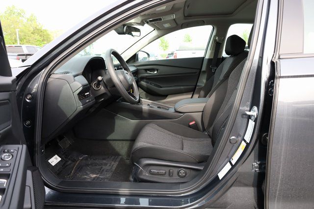 2025 Honda Accord SE - Photo 10