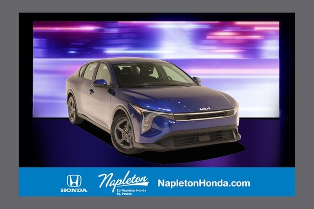 2025 Kia K4 LXS AT's photo