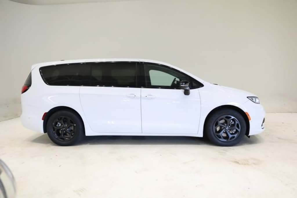 Used 2023 Chrysler Pacifica Plug-In Hybrid Limited Van Passenger Van