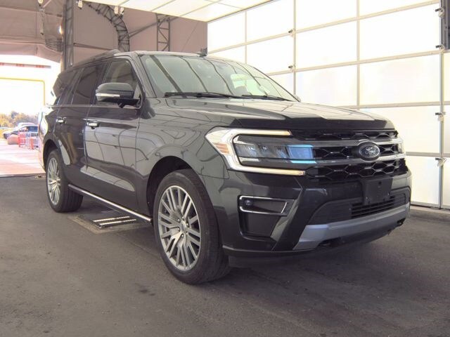 2023 Ford Expedition Limited photo 2