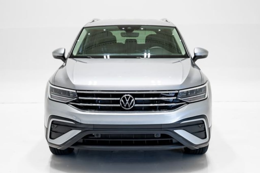 Used 2024 Volkswagen Tiguan 2.0T SE SUV