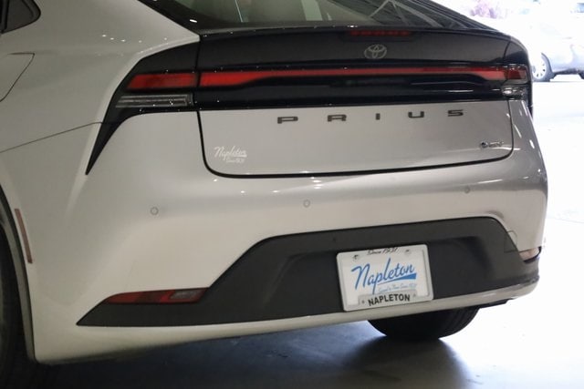 2024 Toyota Prius LE photo 6