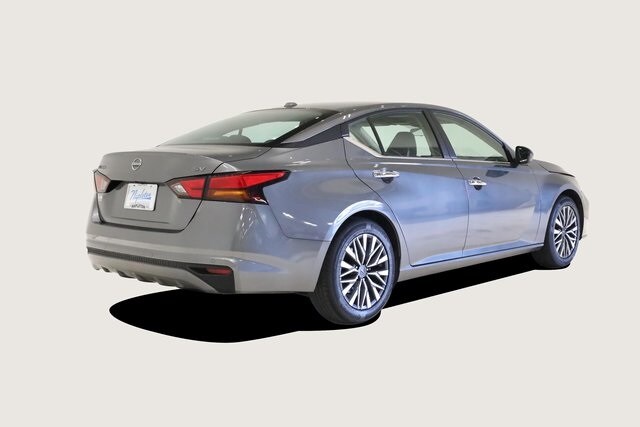 2024 Nissan Altima 2.5 SV photo 4