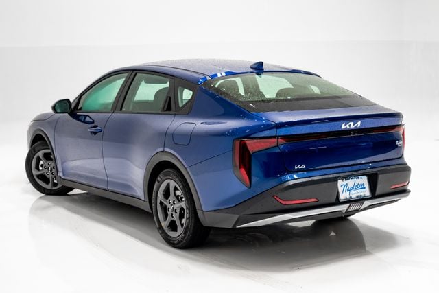 2025 Kia K4 LXS - Photo 29