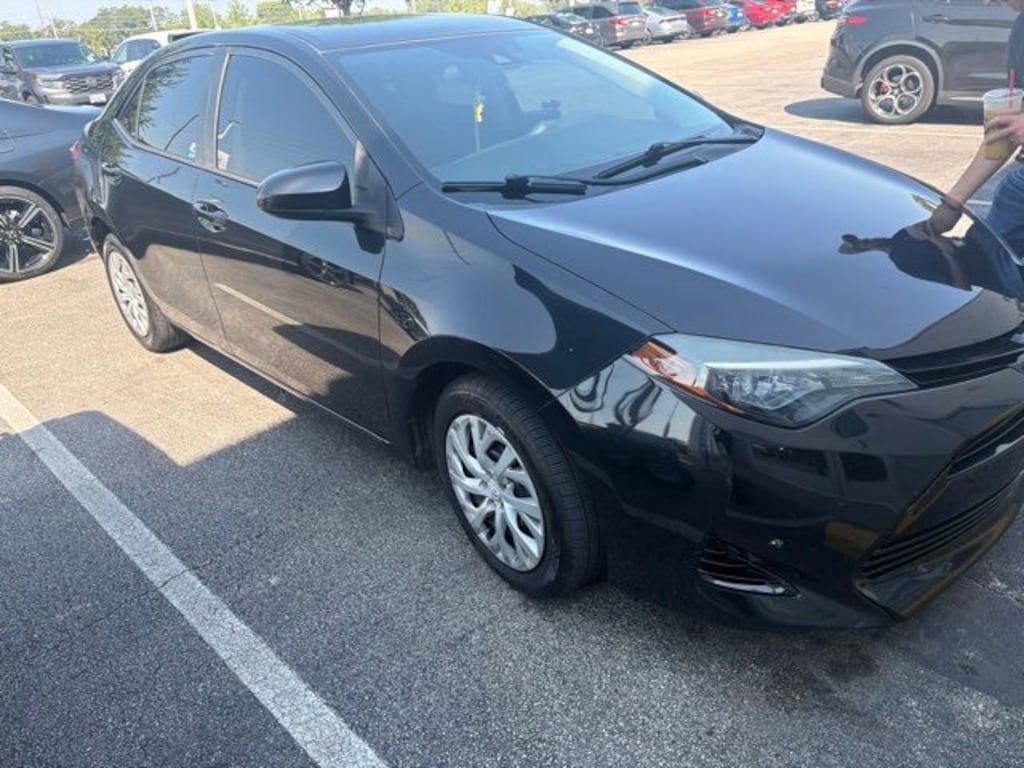 Used 2018 Toyota Corolla LE Sedan