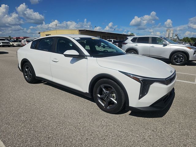 2025 Kia K4 LXS - Photo 19