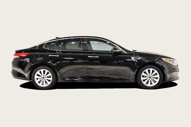 2016 Kia Optima EX photo 4