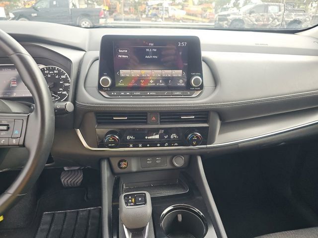 2025 Nissan Rogue SV - Photo 9