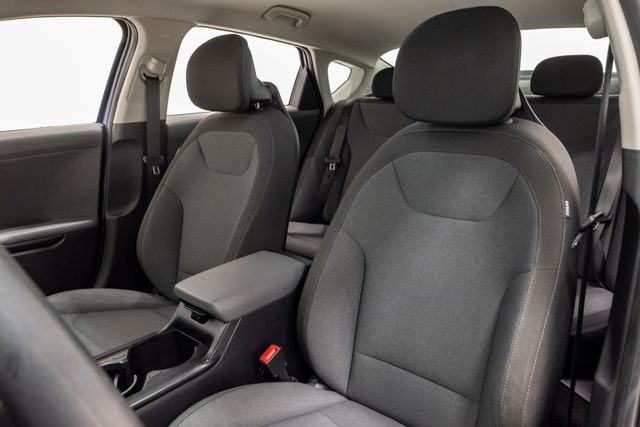 2025 Kia K4 LXS - Photo 9