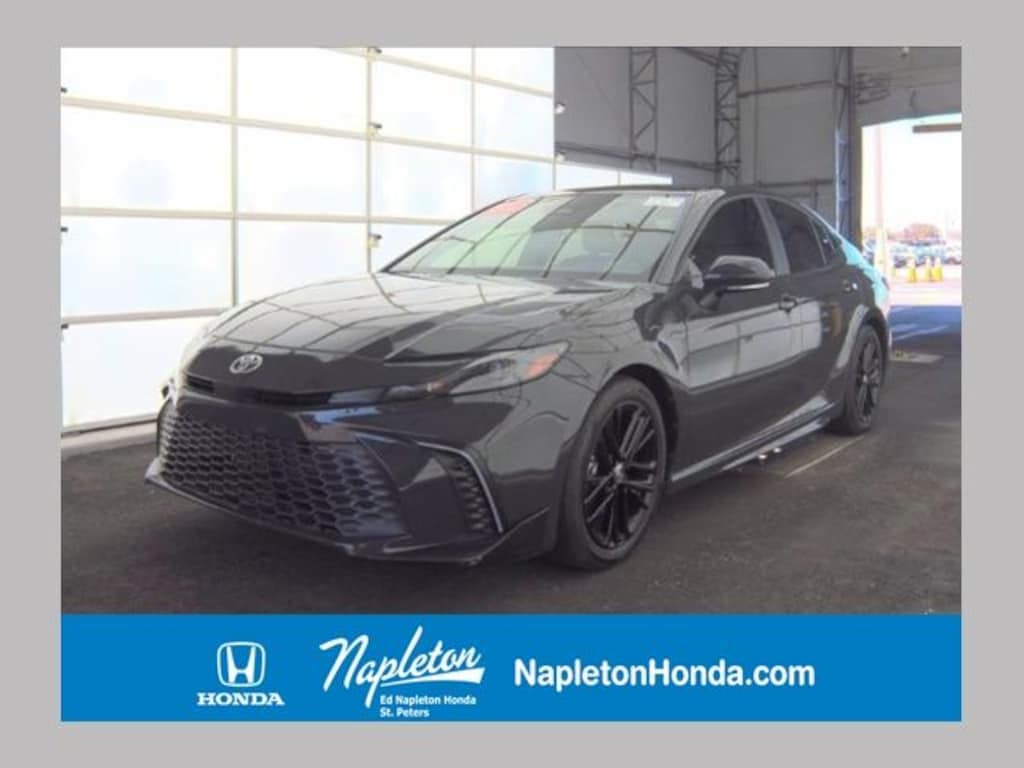 Used 2025 Toyota Camry SE Sedan
