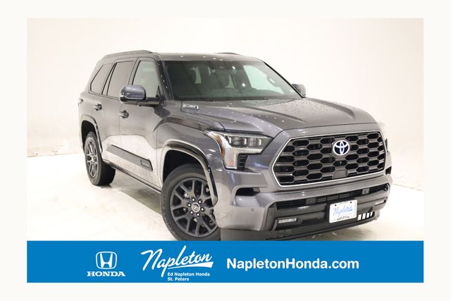 2023 Toyota Sequoia Platinum's photo