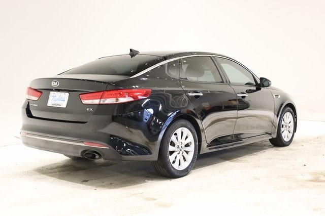 2016 Kia Optima EX photo 4