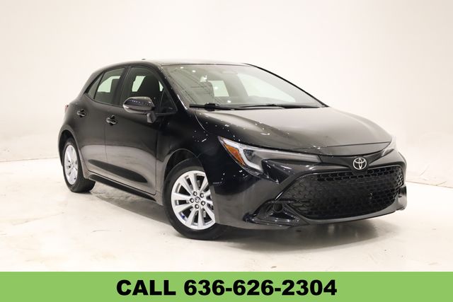 2024 Toyota Corolla Hatchback SE's photo