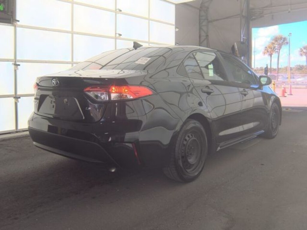 Used 2022 Toyota Corolla LE Sedan