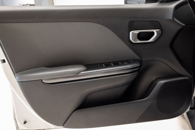 2025 Kia K4 LXS - Photo 8