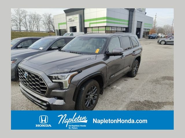 2023 Toyota Sequoia Platinum's photo