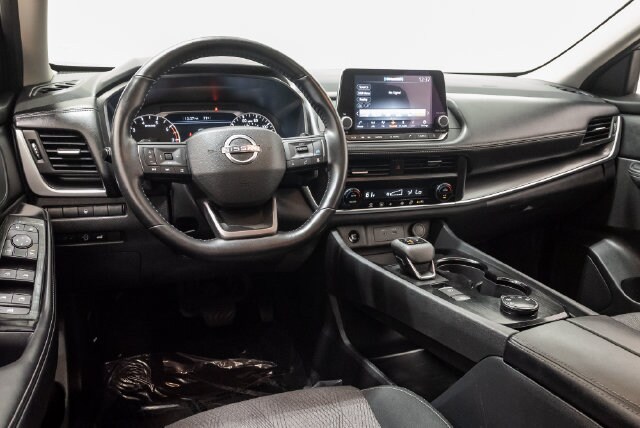 2025 Nissan Rogue SV - Photo 9