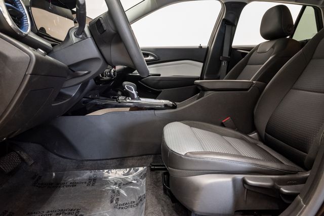 2025 Chevrolet Trax LT - Photo 11