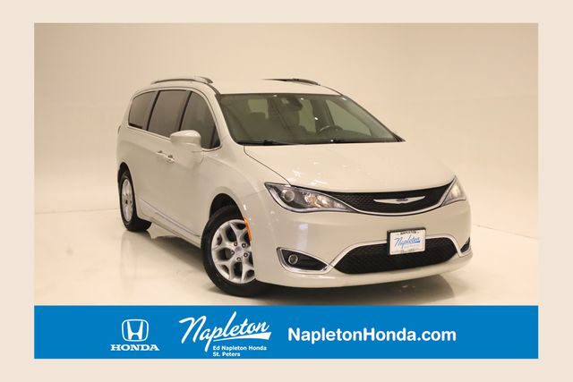 2019 Chrysler Pacifica Touring L Plus's photo
