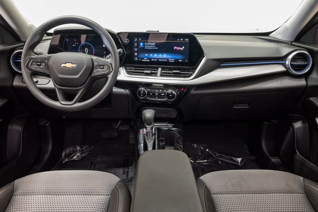 2025 Chevrolet Trax LT - Photo 27