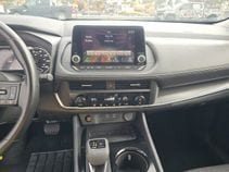 2025 Nissan Rogue SV - Photo 16