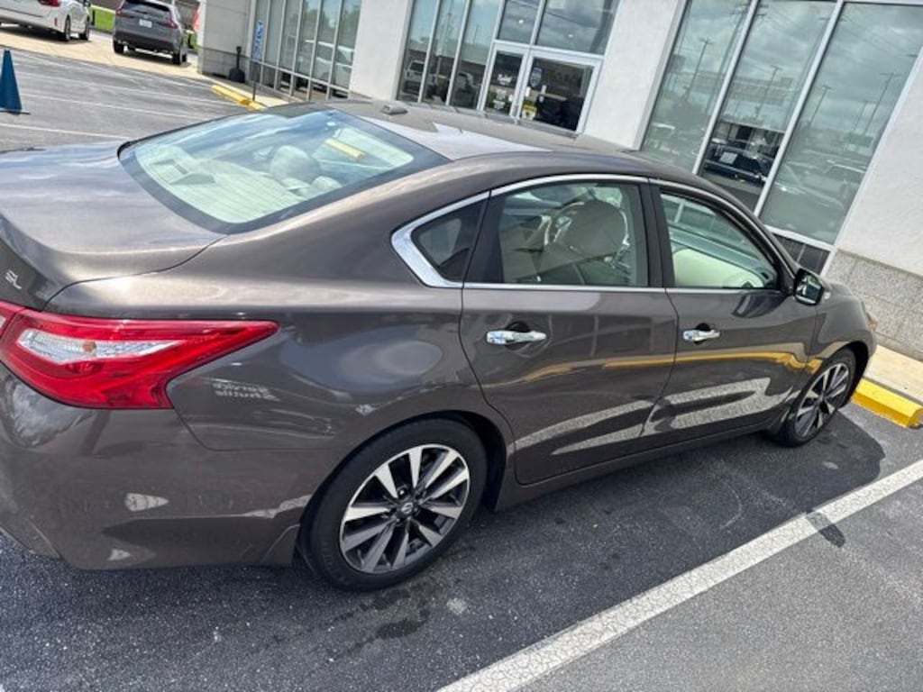 Used 2017 Nissan Altima 2.5 SL Sedan