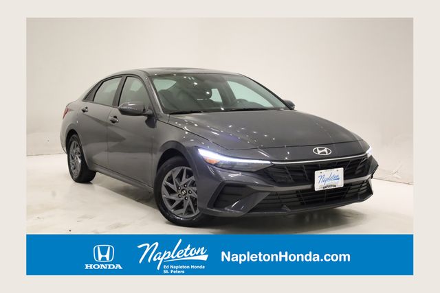 2024 Hyundai Elantra SEL's photo