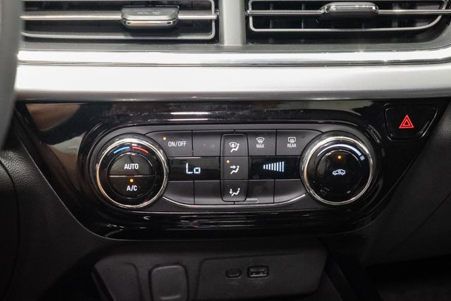 2025 Chevrolet Trax LT - Photo 19