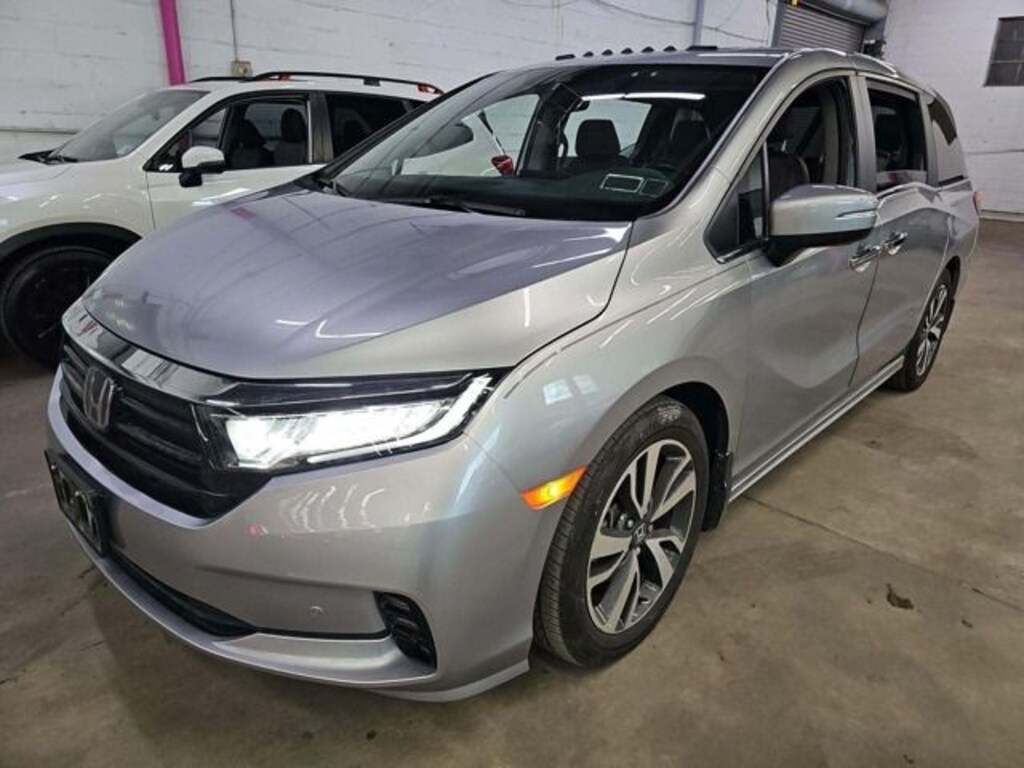 Used 2024 Honda Odyssey Touring Van