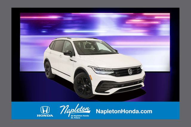 2023 Volkswagen Tiguan SE R-LINE BLACK's photo