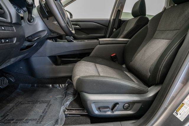2025 Nissan Rogue SV - Photo 12