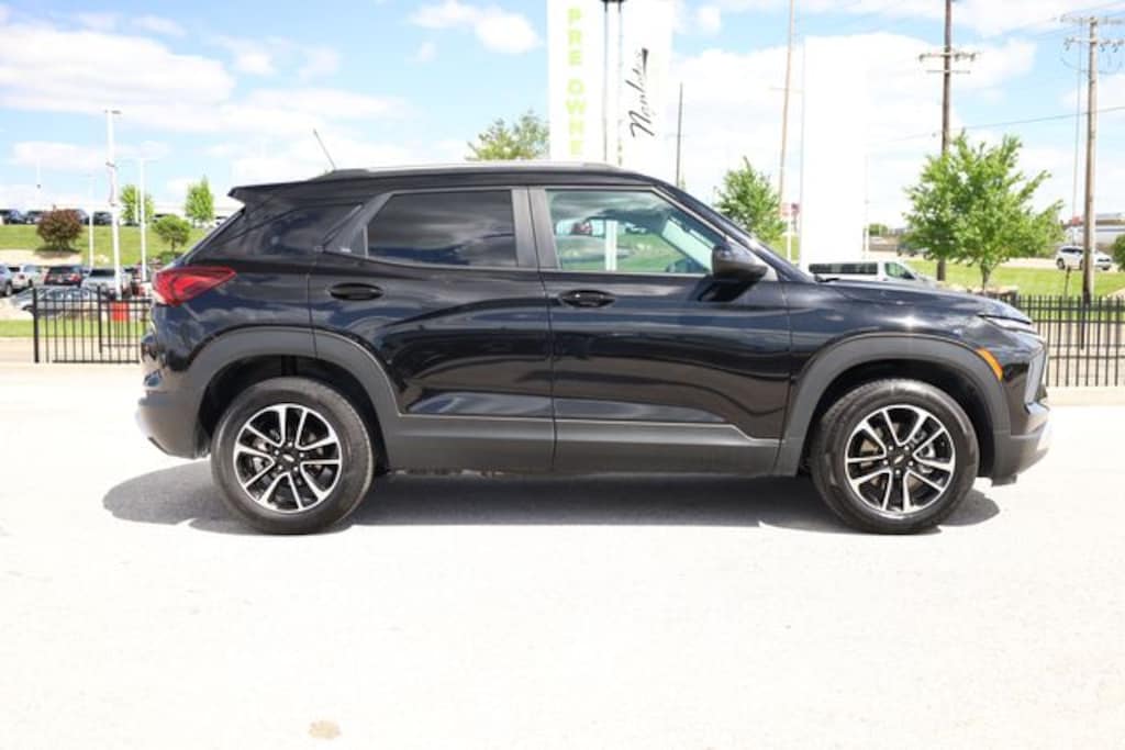 Used 2025 Chevrolet Trailblazer LT SUV