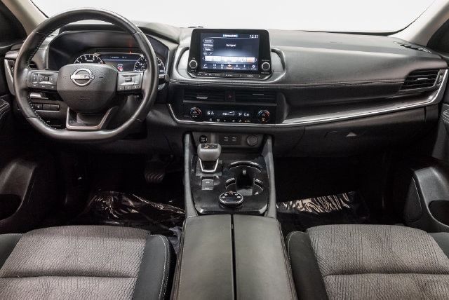 2025 Nissan Rogue SV - Photo 31