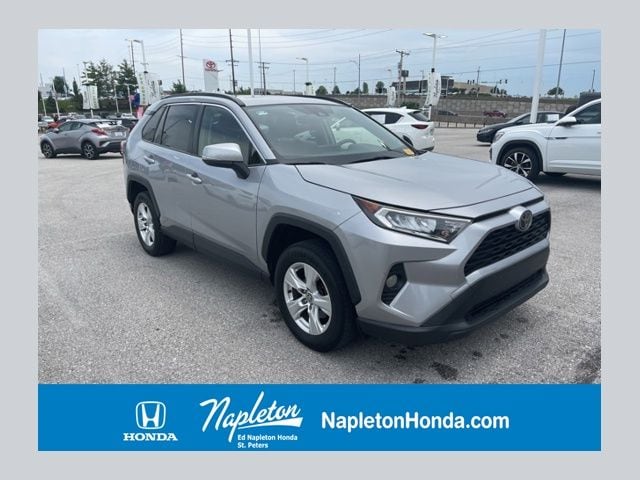 2020 Toyota RAV4 XLE FWD's photo