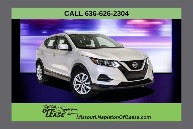 2022 Nissan Rogue Sport S's photo