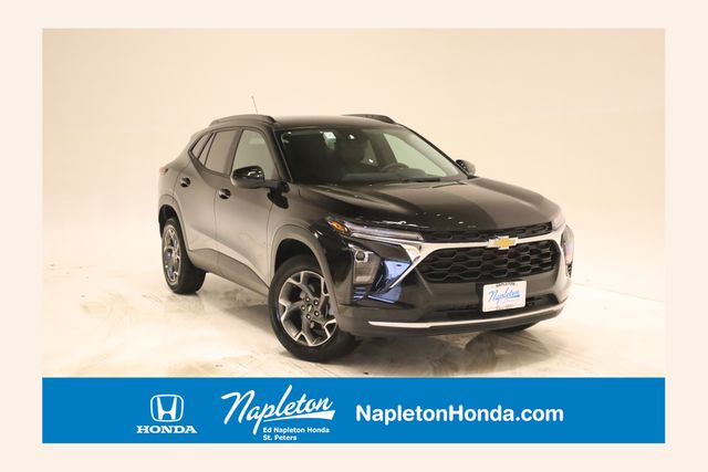 2025 Chevrolet Trax LT's photo