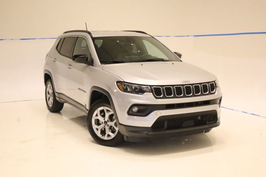 Used 2025 Jeep Compass Latitude SUV