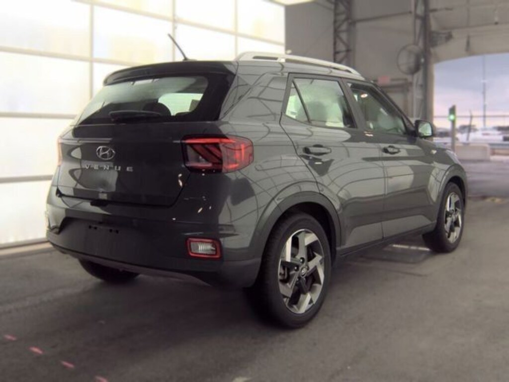 Used 2025 Hyundai Venue SEL SUV