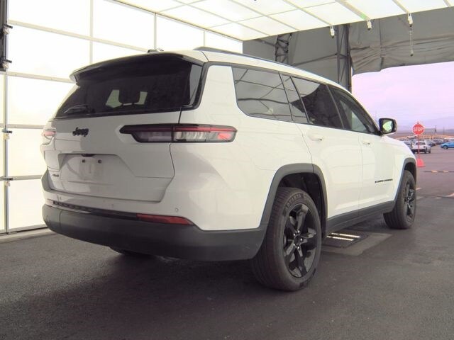 2023 Jeep Grand Cherokee Altitude photo 4