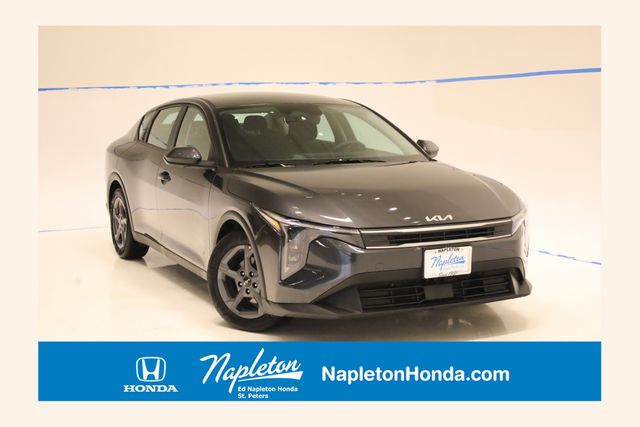 2025 Kia K4 LXS AT's photo