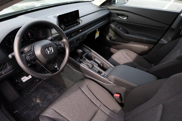 2025 Honda Accord SE - Photo 9