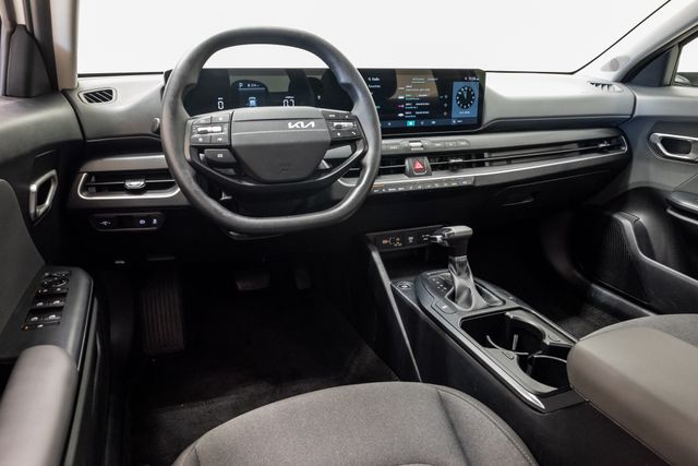 2025 Kia K4 LXS - Photo 7