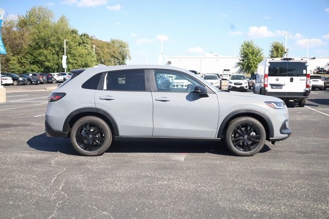 2026 Honda HR-V Sport photo 2