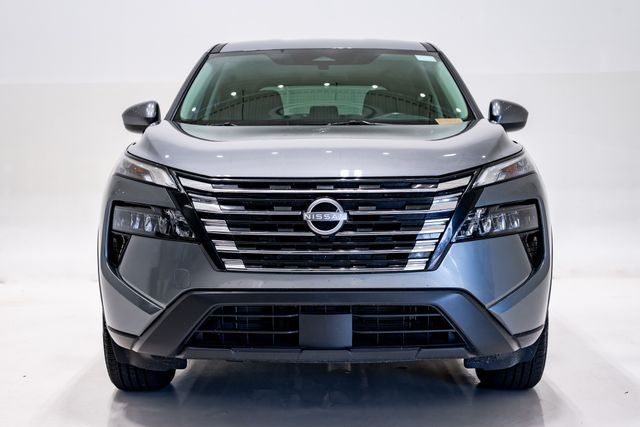 2025 Nissan Rogue SV - Photo 6