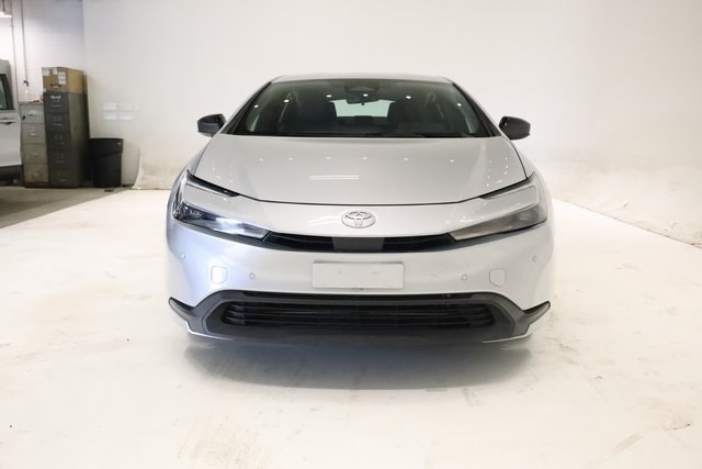 2024 Toyota Prius LE photo 2