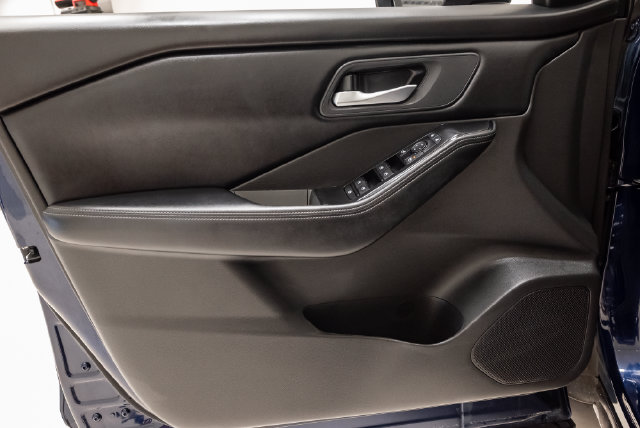 2025 Nissan Rogue SV - Photo 11