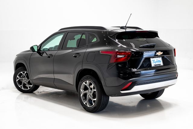 2025 Chevrolet Trax LT - Photo 31