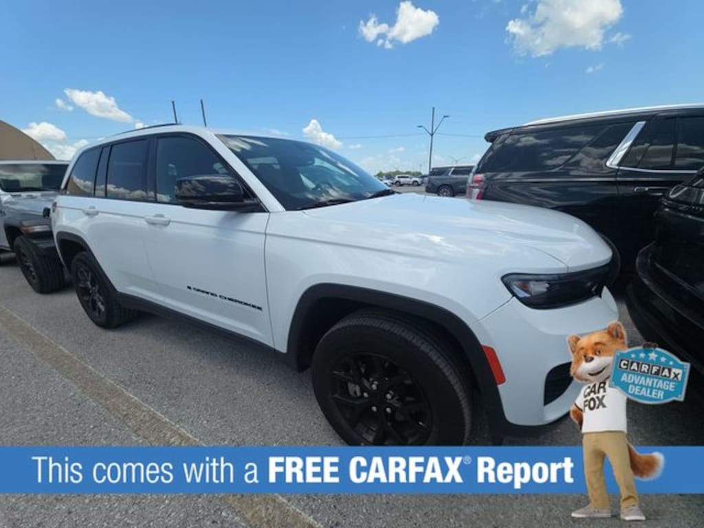 Used 2024 Jeep Grand Cherokee Altitude SUV