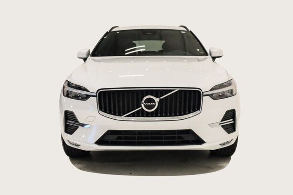 Used 2022 Volvo XC60 B5 Momentum SUV