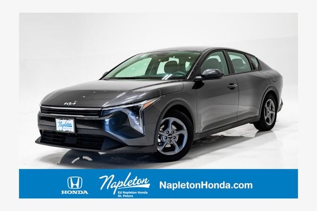 2025 Kia K4 LXS AT's photo